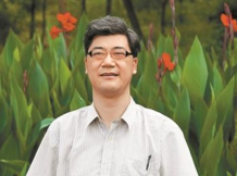 游宇明 游宇明