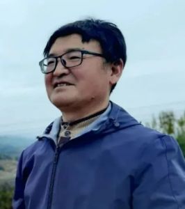 杜战荣