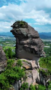 鹰嘴岩近图