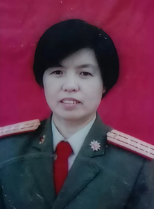 胡爱丽戎装照